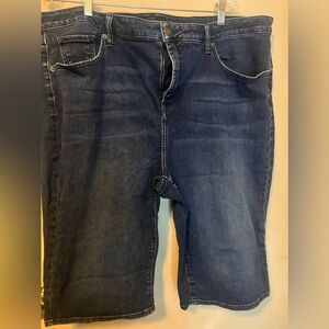 Lucky brand denim blue plus size 24 capris